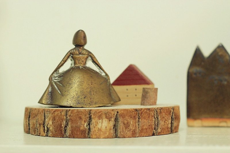 [Good fetish] German vintage dancing girl baby mini brass bell - Items for Display - Other Metals Gold