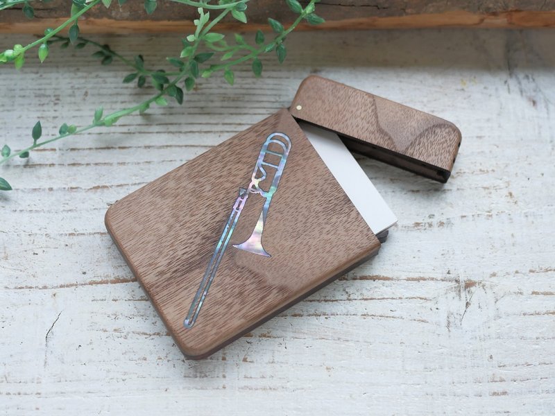 Wooden IC card holder/trombone/walnut - ที่เก็บนามบัตร - ไม้ สีนำ้ตาล