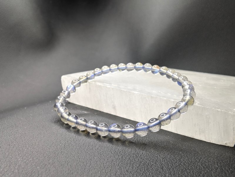 Blue light elongated lime moonstone 5mm bracelet natural crystal crystal bracelet - สร้อยข้อมือ - คริสตัล 