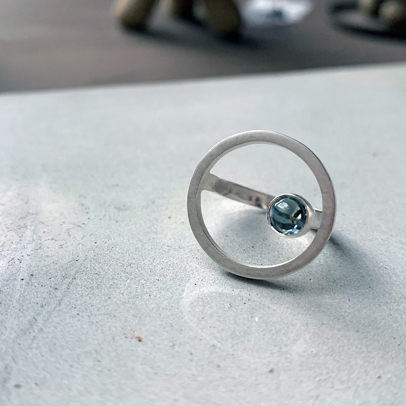 起點A款~純銀手工戒指鑲蛋面藍色拓帕石,青冶金工設計創作單品 - 戒指 - 半寶石 