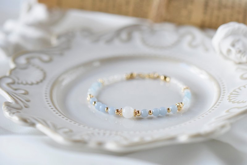 SkyBlue。Angelite Aquamarine Moonstone 14KGP Gemstone Crystal Bracelet - Bracelets - Crystal Blue