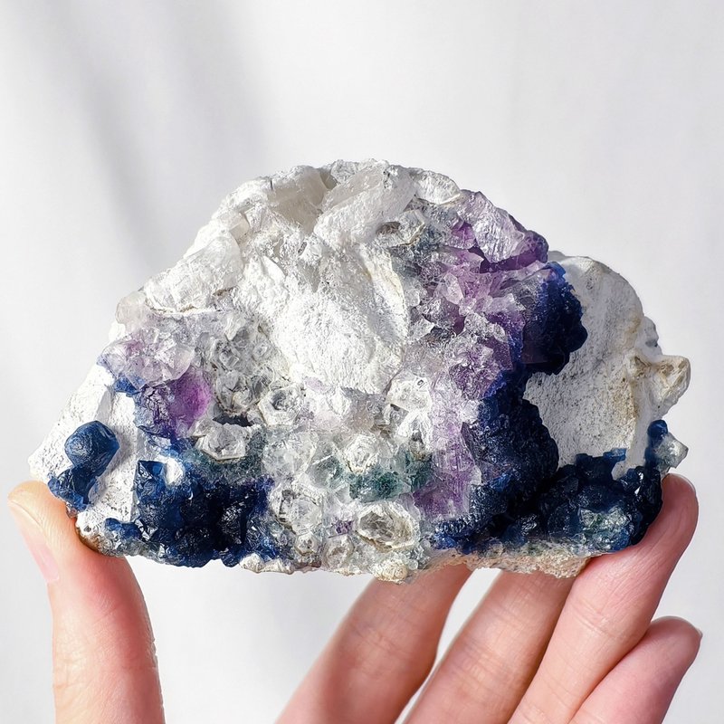 彩虹螢石 蒙古 稀有 原礦 智慧 招財 七脈輪 收藏 擺件 單品 禮物 - 擺飾/家飾品 - 寶石 多色