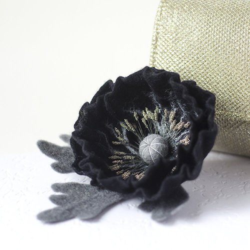 NineCarpStudio Handmade Black Poppy Brooch Felted Flower Pin Felt Flower pin Wool Poppy brooch