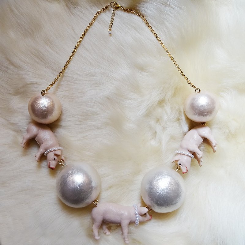 3 pigs x big pearl necklace - Necklaces - Plastic Pink