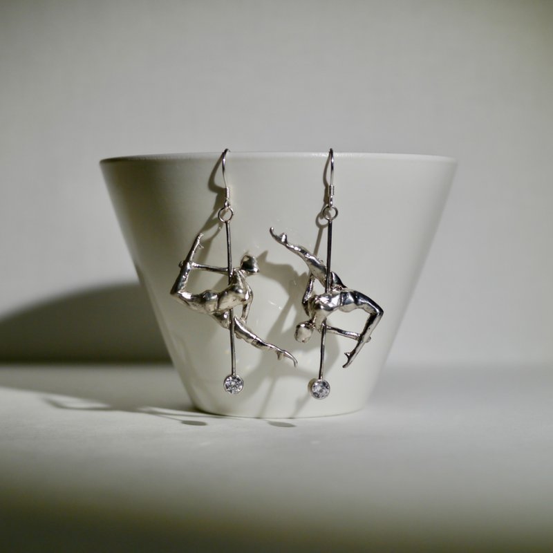 Ballerina 純銀耳環 - 耳環/耳夾/耳骨夾 - 銀 銀色