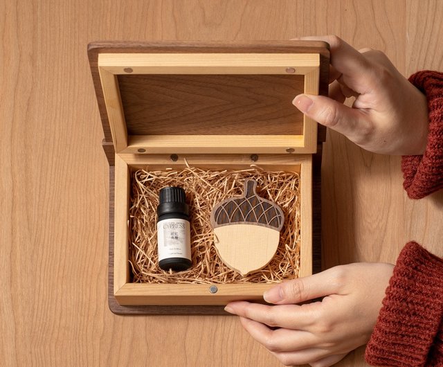 値下げ中‼️木箱オイルセット おまけも有り ブラックウォールナット 森の実 車用アロマウッド