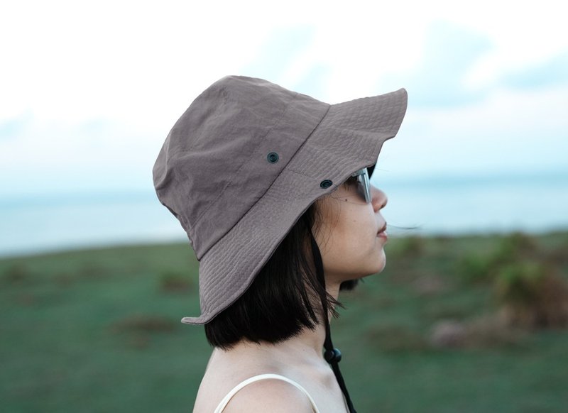 2is HT32As Traveler Bucket Hat Headwear Grey - หมวก - เส้นใยสังเคราะห์ สีเทา