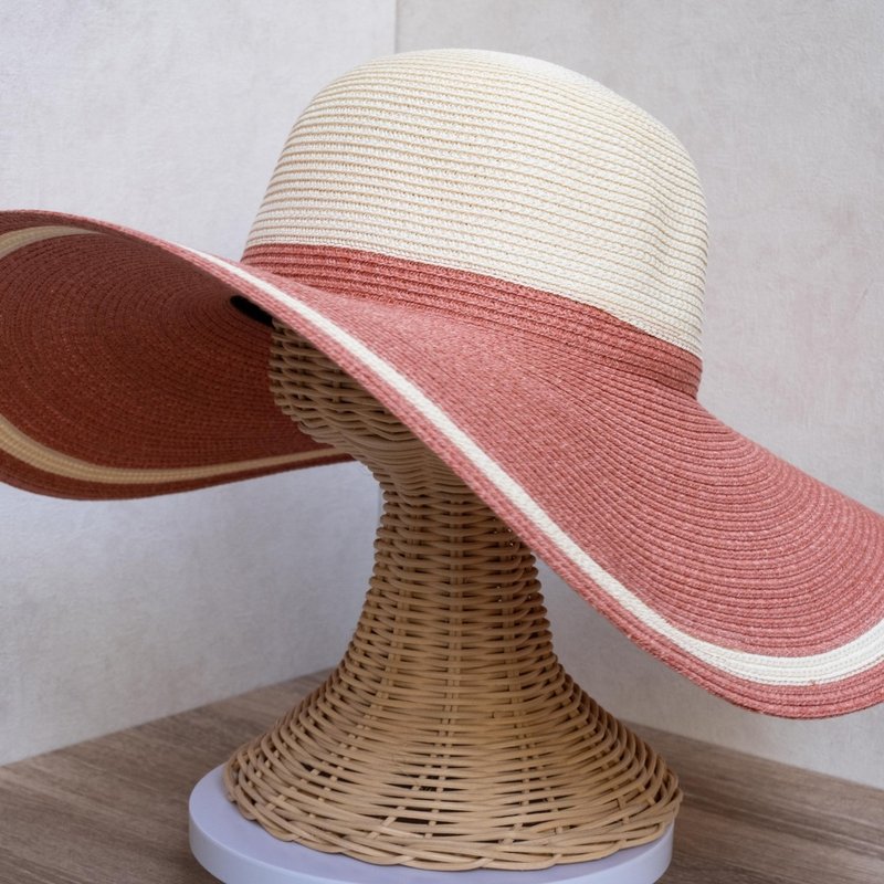 [Made in Taiwan] Romantic large beach hat, off-white rose red paper braided hat, washable - Hats & Caps - Paper Red