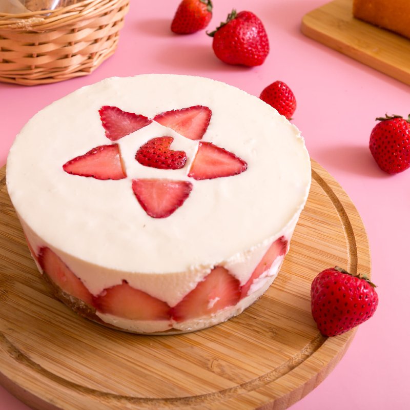 Passionate Strawberry Raw Cheesecake/No Added Sugar and No Starch Dessert/Strawberry Season - Cake & Desserts - Fresh Ingredients Red