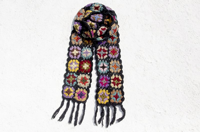 Handmade crocheted wool scarf / crocheted scarf / crocheted scarf / flower woven stitching wool scarf - Scarves - Wool Multicolor