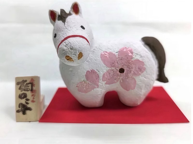 【預購】馬年手工製桐木擺飾(桐人形)-櫻花馬 - 擺飾/家飾品 - 其他材質 