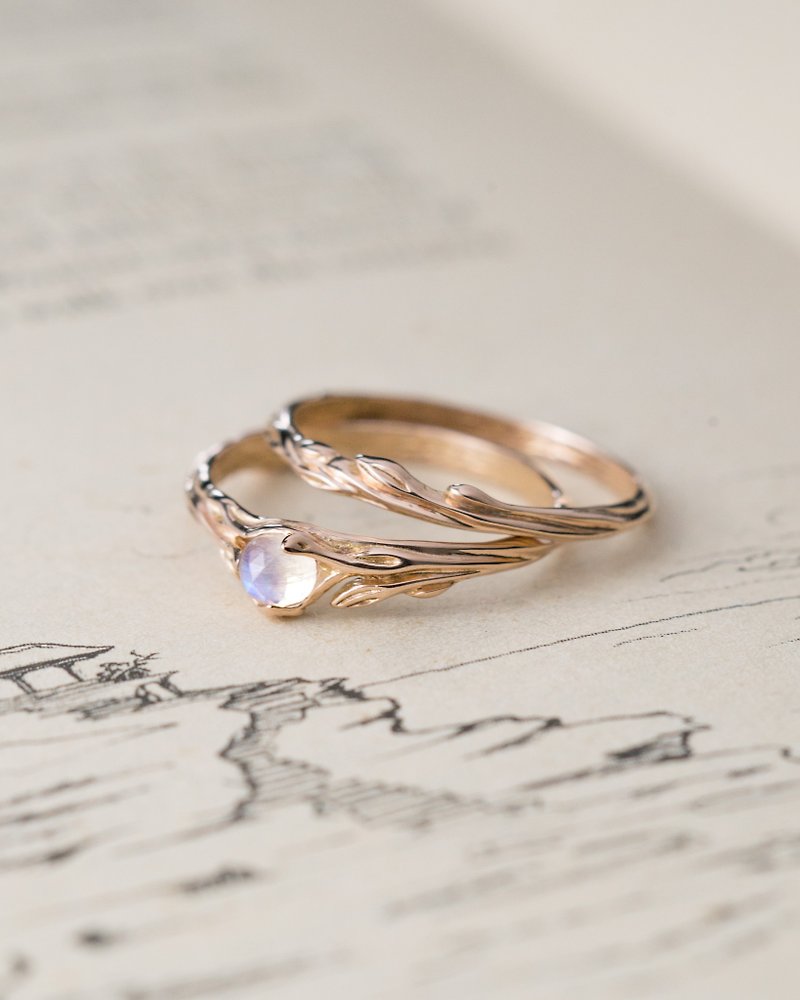 โรสโกลด์ แหวนทั่วไป สีทอง - Moonstone gold ring set Lia + Juu | 14k rose gold engagement ring + wedding band