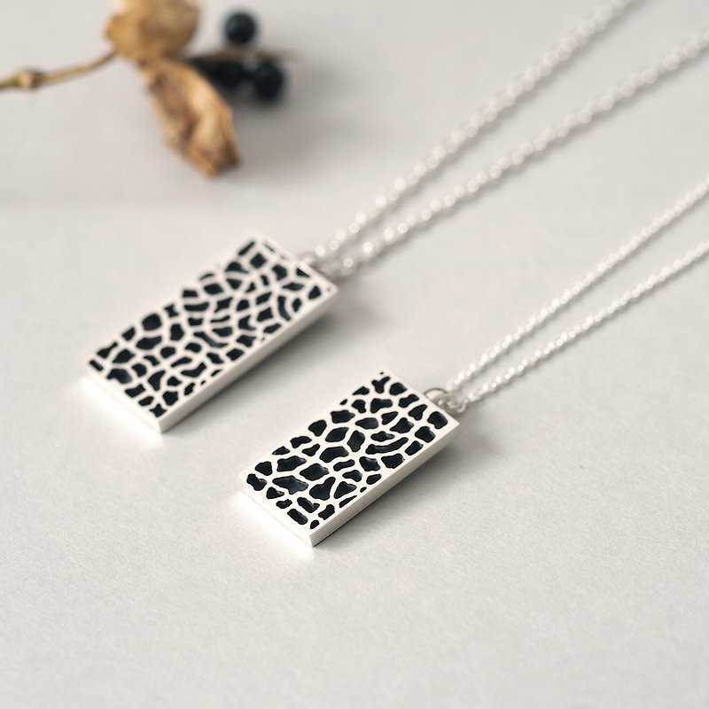2 pieces set) Black giraffe pattern pair necklace Silver 925 - Necklaces - Other Metals Black
