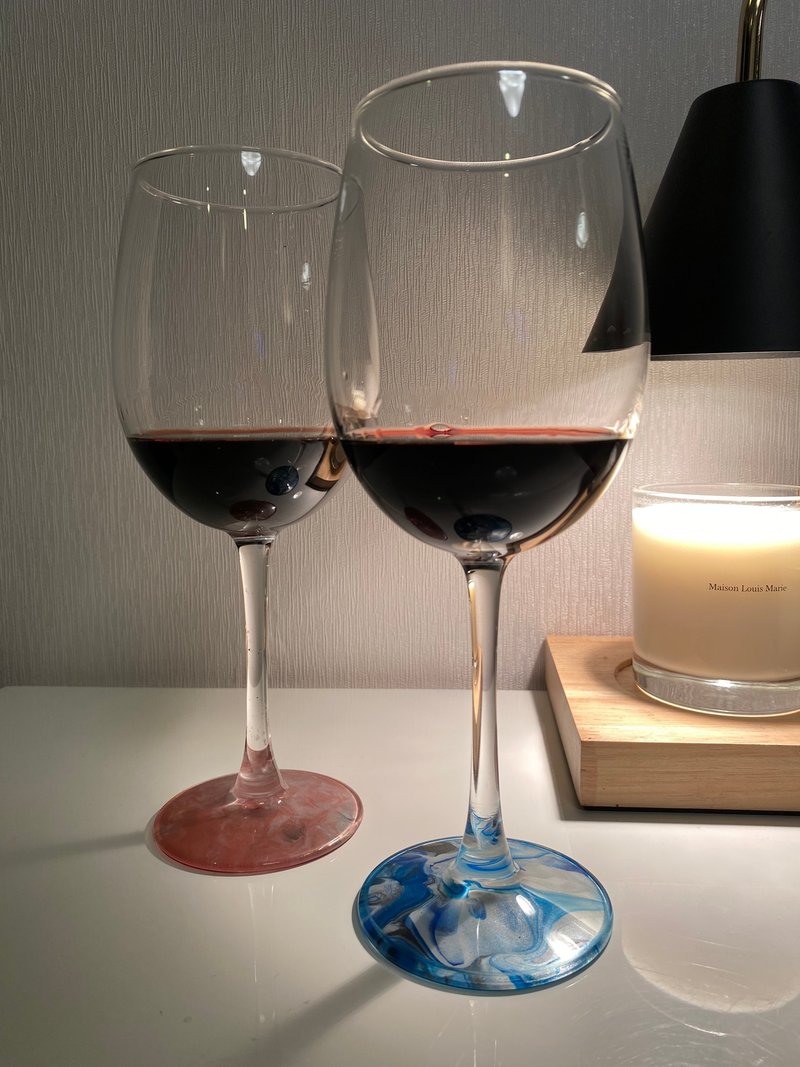 【情人節雙人課程】流動藝術微醺葡萄酒杯 - 插畫/繪畫/寫字 - 玻璃 