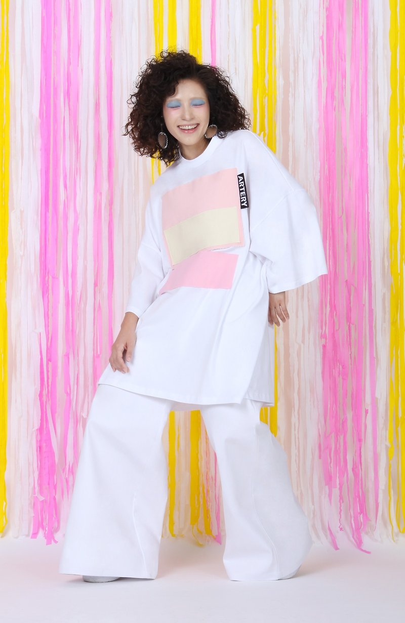 ARTERY OVERSIZED T-SHIRT white (color summer color) - เสื้อผู้หญิง - ผ้าฝ้าย/ผ้าลินิน สึชมพู