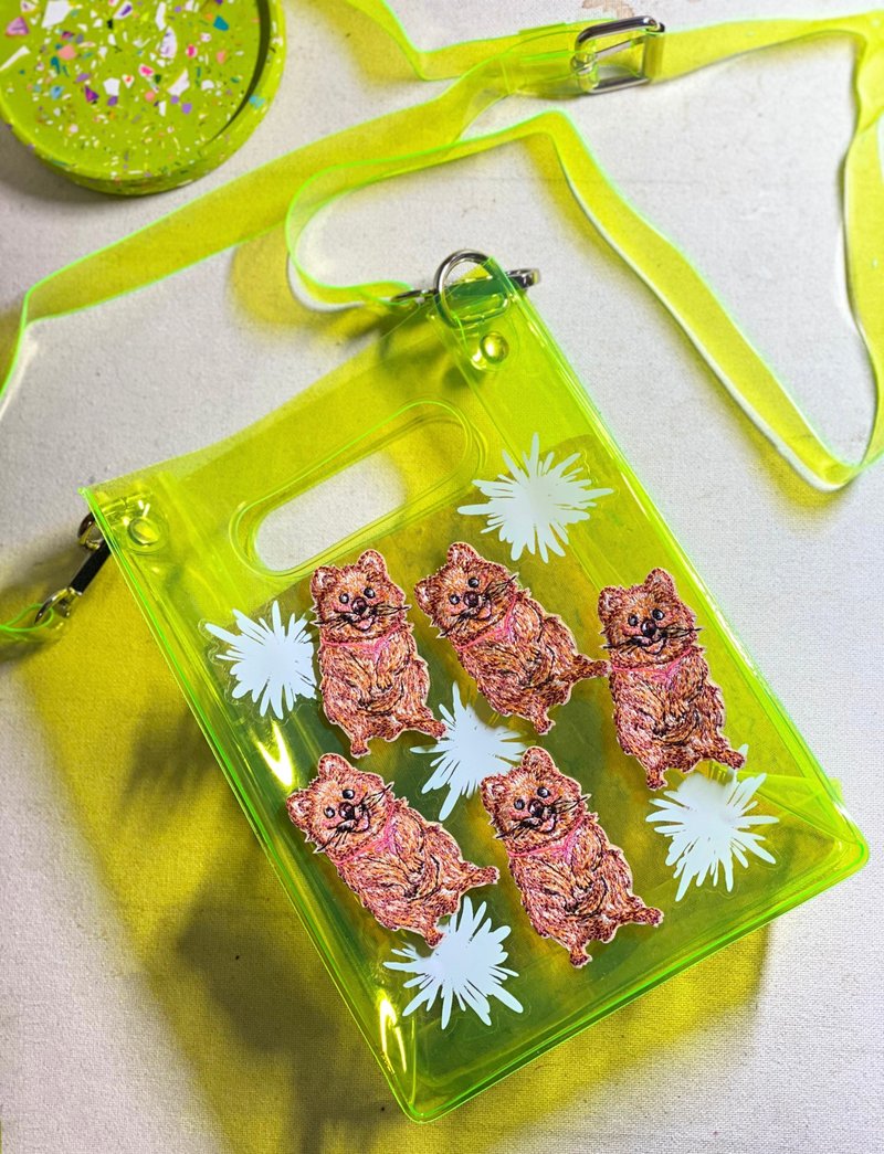 【禮物首選】【預購】短尾袋鼠 Kakka 客製斜背螢 - 側背包/斜背包 - 橡膠 多色