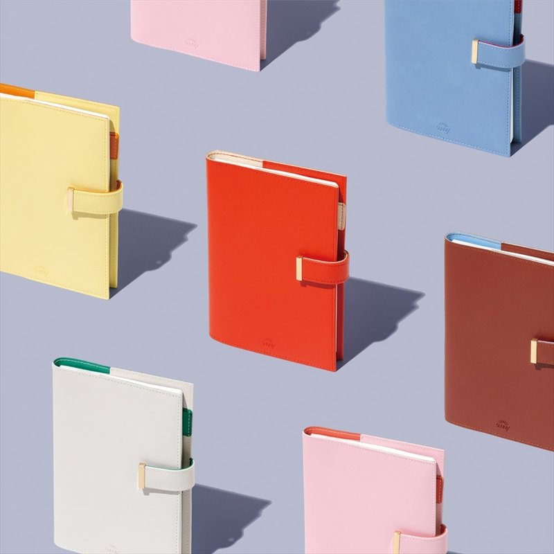 IROHA PUBLISHING 2026 SN 月計畫磁手帳 B6 mini 三款可選 - 筆記本/手帳 - 紙 多色