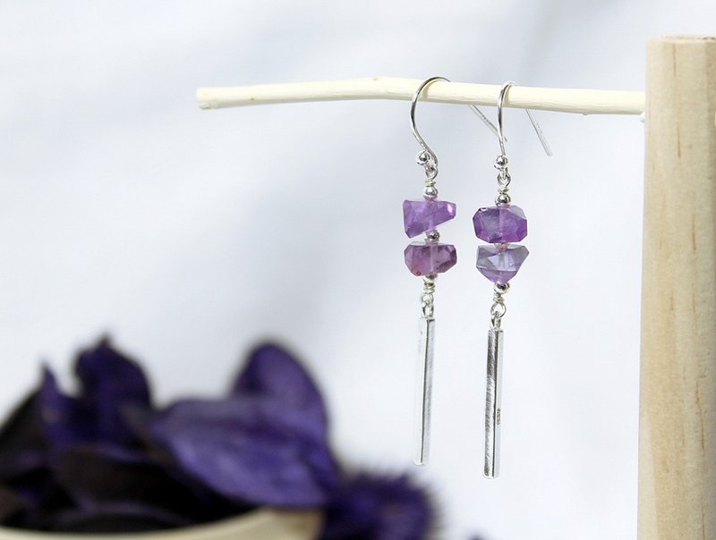 //Irregular cut amethyst sterling silver earrings// S925 Hypoallergenic natural stone crystal handmade - ต่างหู - คริสตัล สีม่วง