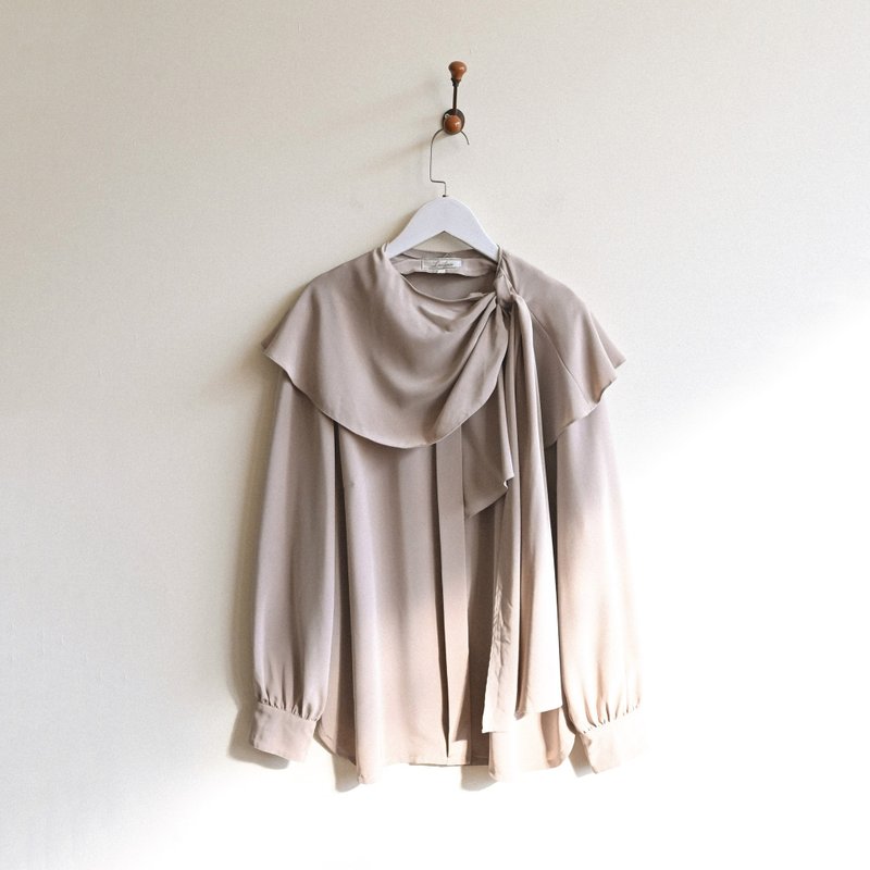 【NaSuBi Vintage】shawl lapel Japanese-made vintage shirt - Women's Shirts - Other Man-Made Fibers 