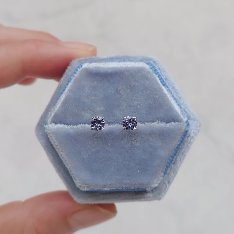 限量現貨 - 天然藍寶石 靛藍色 經典四爪鑲 純 18K 白金耳釘 - 耳環/耳夾/耳骨夾 - 寶石 藍色