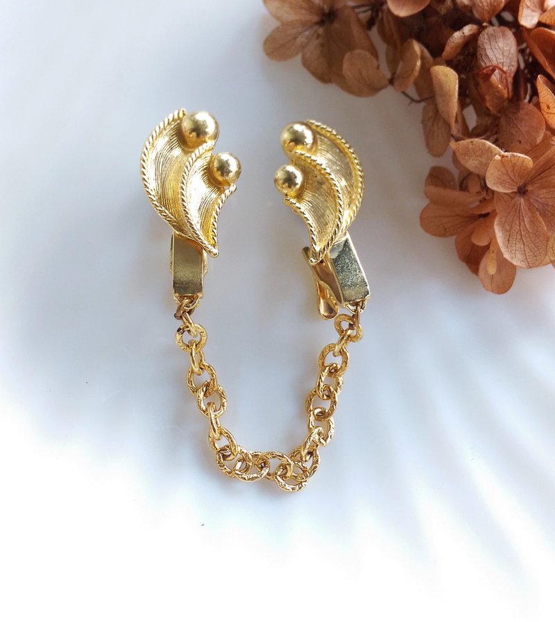 【西洋古董飾品】SWEATER CLIPS 金色調 對稱 毛衣夾 老衣夾 - 其他 - 其他金屬 金色