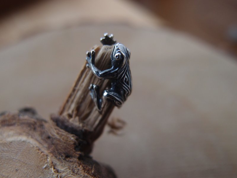 Sterling Silver Frog Ear Cuff Jacket No Piercing Non Pierced - ต่างหู - เงินแท้ สีเงิน