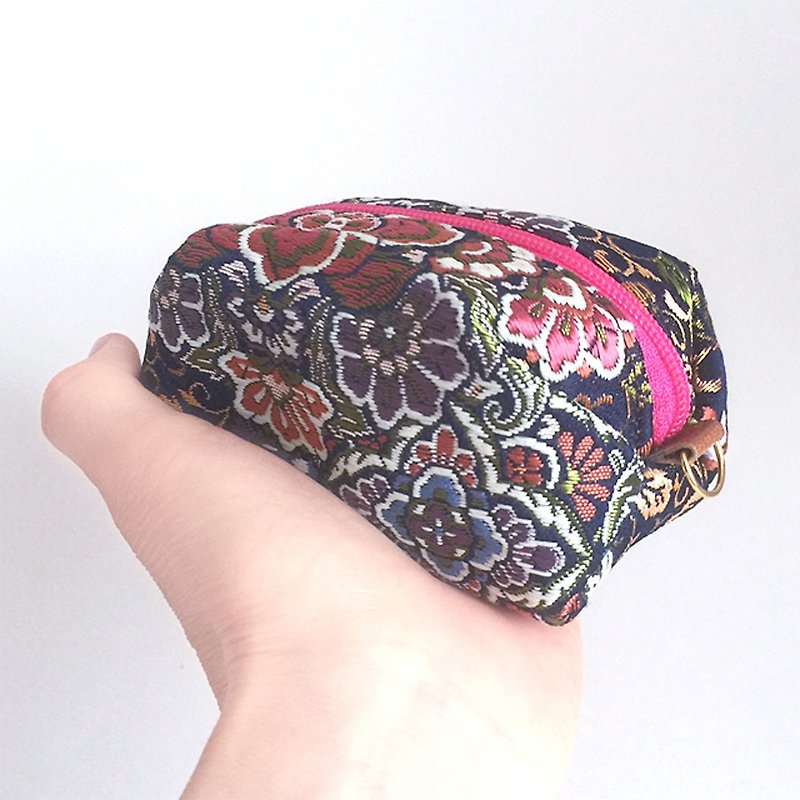 Pouch with Japanese traditional pattern, Kimono (Small) "Brocade" - Toiletry Bags & Pouches - Other Materials Black