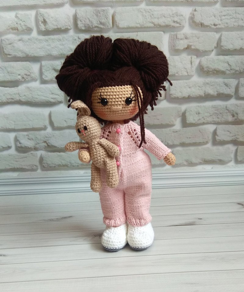 Doll in pink jumpsuit, doll with miniature toy rabbit, interior art doll - 寶寶/兒童玩具/玩偶 - 棉．麻 粉紅色