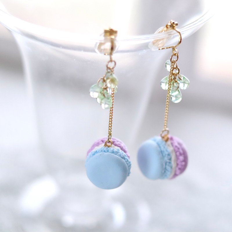 Refreshing bicolor macaron earrings Clip-On - ต่างหู - ดินเหนียว สีน้ำเงิน