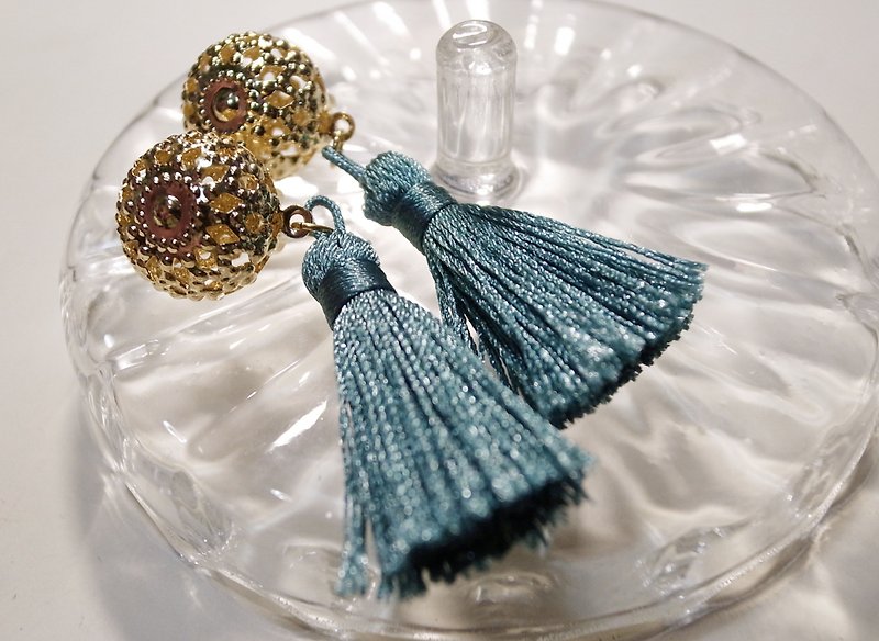 Bollywood tungsten basket empty ball with blue and gray tassel clip earrings - Earrings & Clip-ons - Other Metals Blue