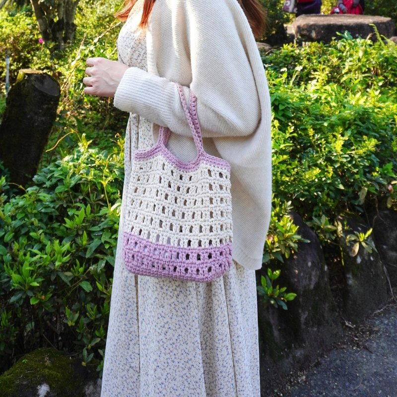 Biscuit handbag/hollow cotton/contrast color woven bag crochet bag handmade carry-on bag Wenqing durable - กระเป๋าถือ - ผ้าฝ้าย/ผ้าลินิน สึชมพู