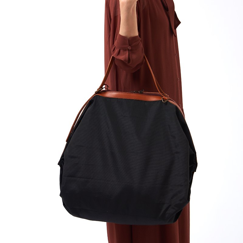 Italy POPCORN air folding bag POP58TF mysterious black - กระเป๋าแมสเซนเจอร์ - หนังแท้ สีดำ