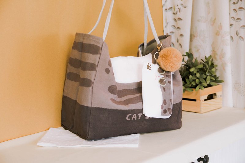 【Birthday Gift】White Base Tabby Cat Print Bag - Artistic & Relaxed Crossbody Bag, Versatile Casual Style - Christmas Gift - กระเป๋าแมสเซนเจอร์ - เส้นใยสังเคราะห์ 