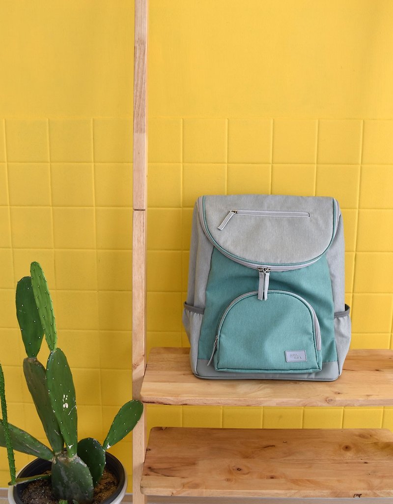 green laptop backpack - กระเป๋าเป้สะพายหลัง - เส้นใยสังเคราะห์ สีเขียว