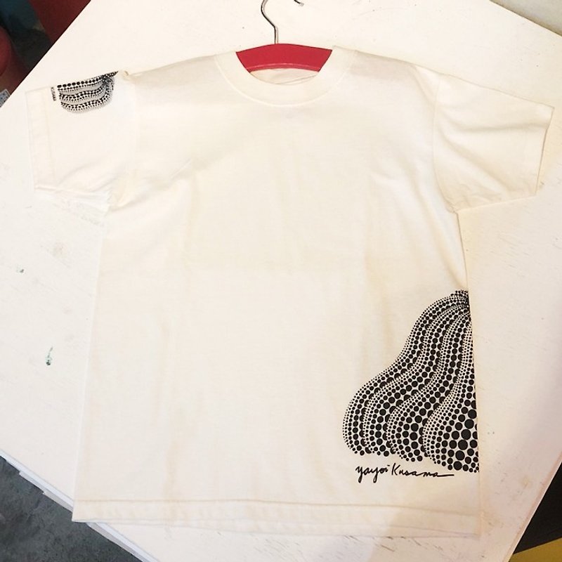 Yayoi pumpkin t-shirt (white) - เสื้อฮู้ด - ผ้าฝ้าย/ผ้าลินิน หลากหลายสี