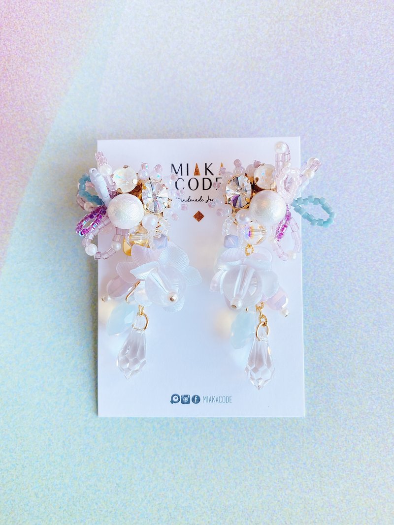 A variety of wearing methods hand-beaded flower unicorn color earrings / Clip-On - ต่างหู - วัสดุอื่นๆ หลากหลายสี