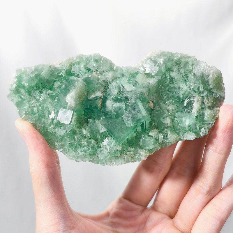 香花嶺綠螢石 原礦 似軟糖 智慧 招財 心輪 收藏 擺件 單品 禮物 - 擺飾/家飾品 - 寶石 綠色