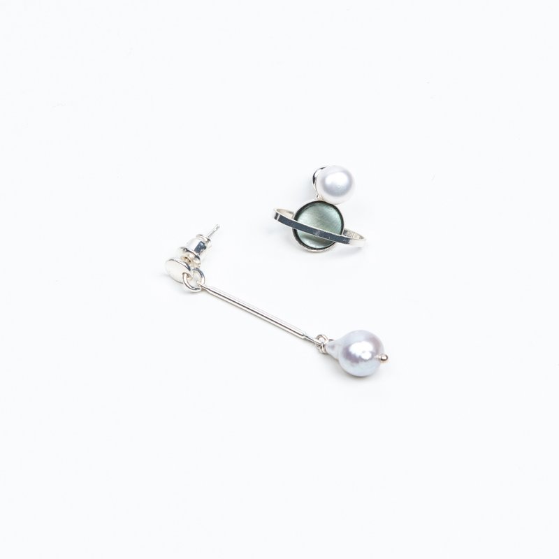 Neptune asymmetrical pearl earrings - ต่างหู - ไข่มุก 