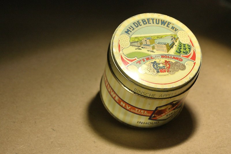 20世紀後半にオランダから購入した古いMY DE BETUMEブリキのリンゴ風味のジャム瓶 - 収納用品 - 金属 イエロー