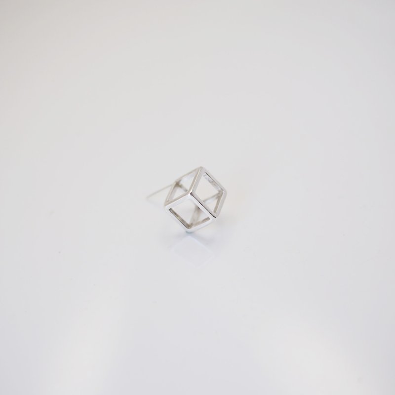 Cube relationship simple sterling silver earrings (ear pins) - ต่างหู - โลหะ สีเทา
