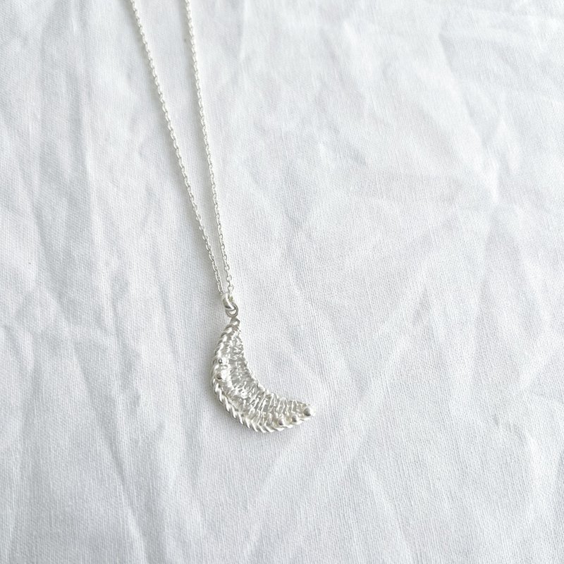 CRESCENT MOON necklace - Necklaces - Other Metals Silver