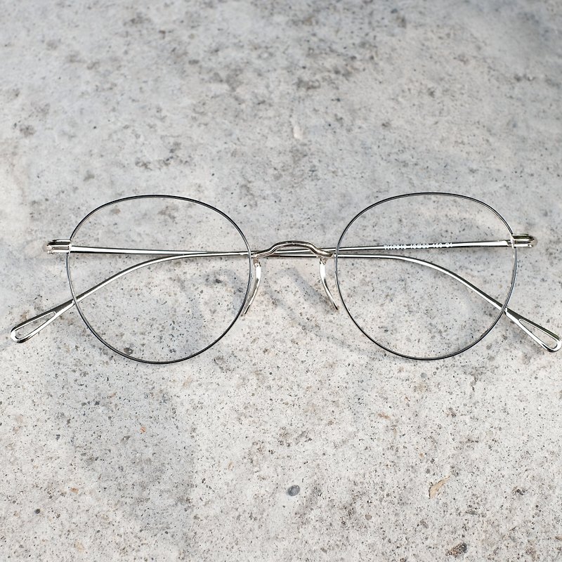 日本新款一體成型鼻墊  超輕鈦金屬  黑銀 眼鏡 鏡框  - 眼鏡/眼鏡框 - 其他材質 黑色