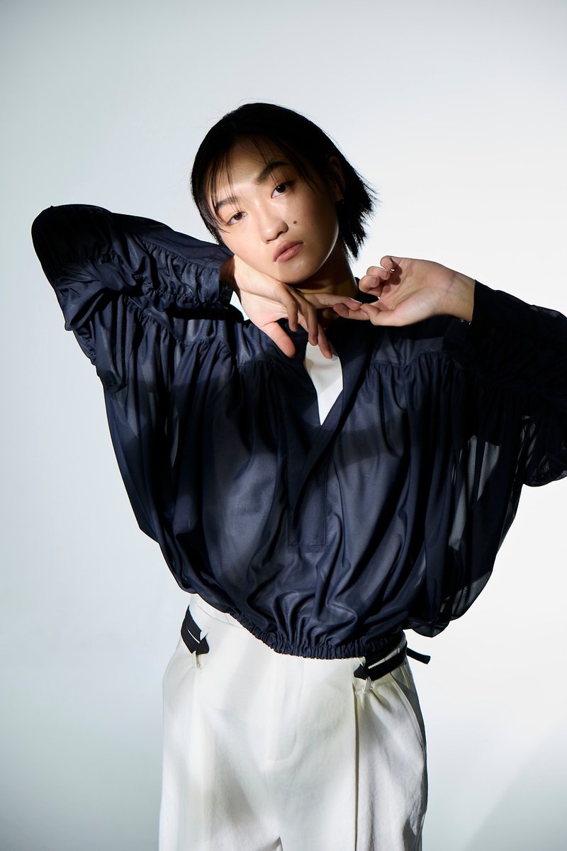 皺皺連袖短上衣 - 女上衣/長袖上衣 - 其他材質 