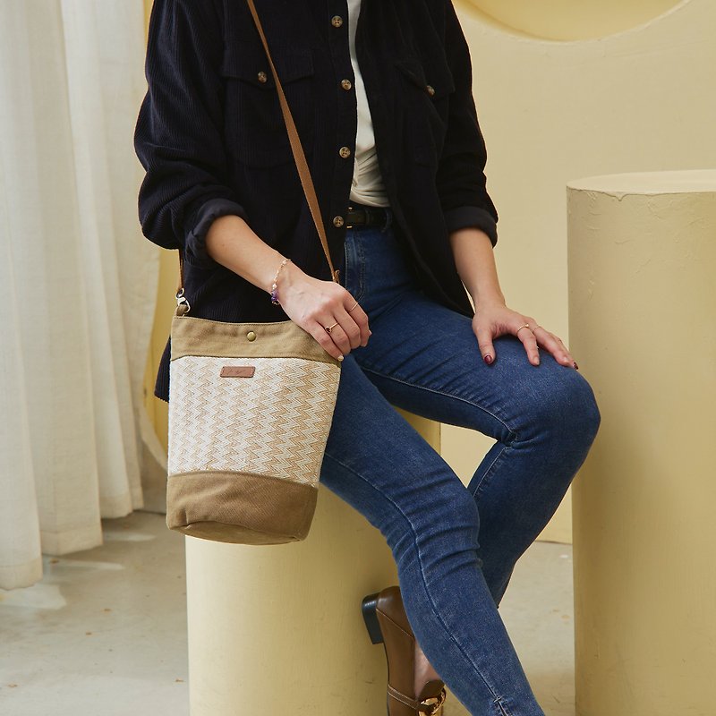 Summer Braided Bucket Bag - Z Pattern - Drawstring Bags - Cotton & Hemp Khaki