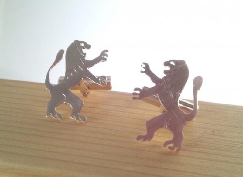 King of Beasts "Lion" Silver Cufflinks - Men's T-Shirts & Tops - Other Metals 