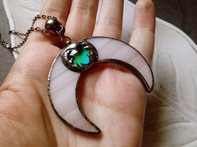 Stained glass moon. Mood stone crescent. Moon phase necklace. witch necklace. - สร้อยคอ - แก้ว สึชมพู