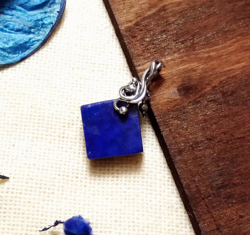 Afghan lapis lazy silver wrapped around the fall - Necklaces - Gemstone Blue