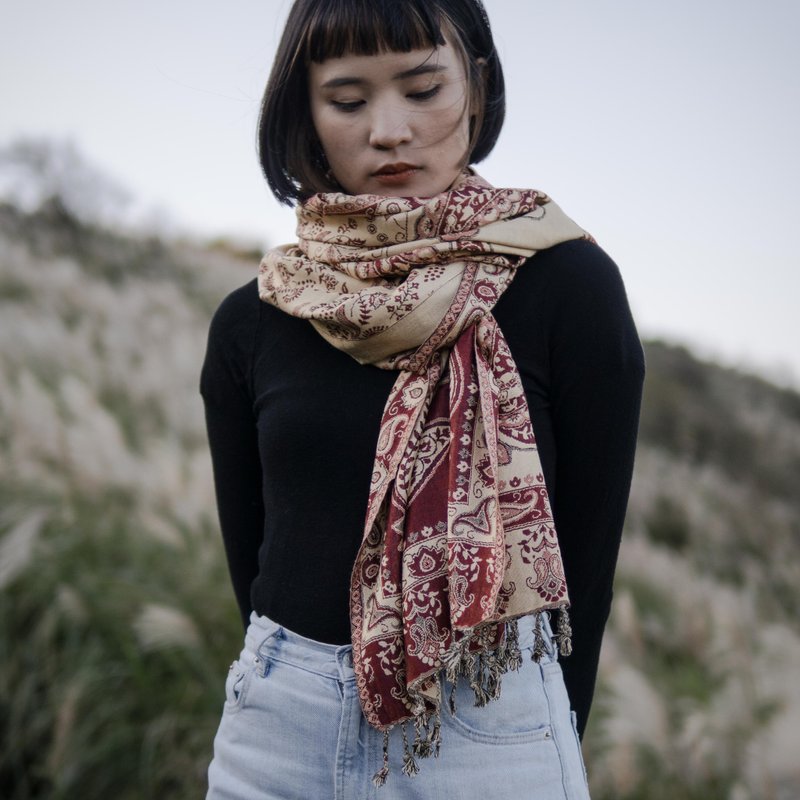 Indian Texture Amoeba Silk Scarf - Burgundy - ผ้าพันคอถัก - ขนแกะ หลากหลายสี