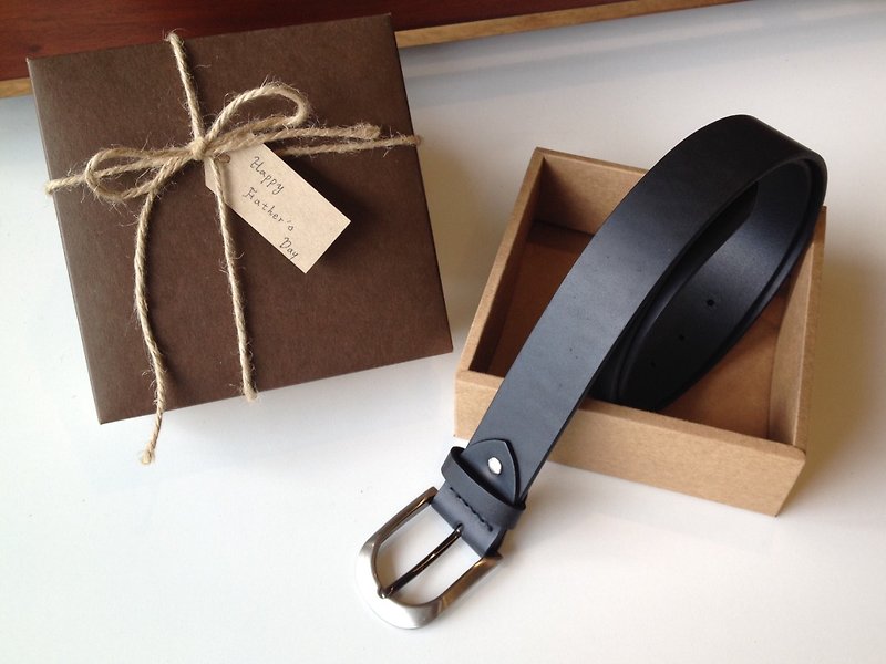 Customized Gentleman Belt Gift Box Classic Black (Italian Vegetable Tanned Leather, Handmade Limited) - เข็มขัด - หนังแท้ สีดำ