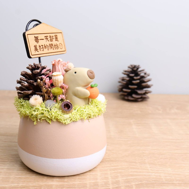 Capybara Jun dried flower potted plant name plate customized for promotion and graduates’ day resignation gift for healing - ช่อดอกไม้แห้ง - ไม้ หลากหลายสี